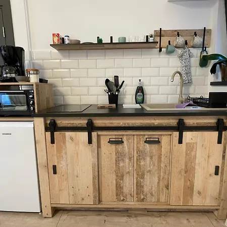 דירה Next Door *